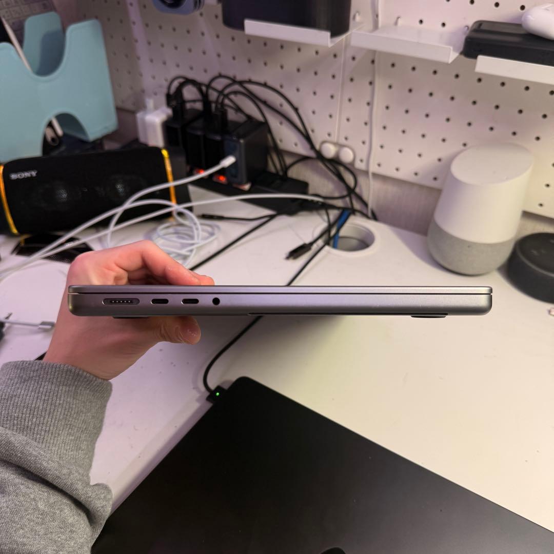 MacBookPro 512GB M3チップ　14インチ　極美品