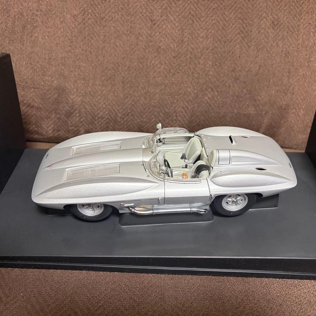 1:18 ミニカー corvette スティングレー AUTOART