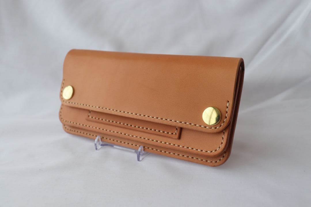 栃木ヌメ革　かぶせ蓋トラッカーウォレット　5-31