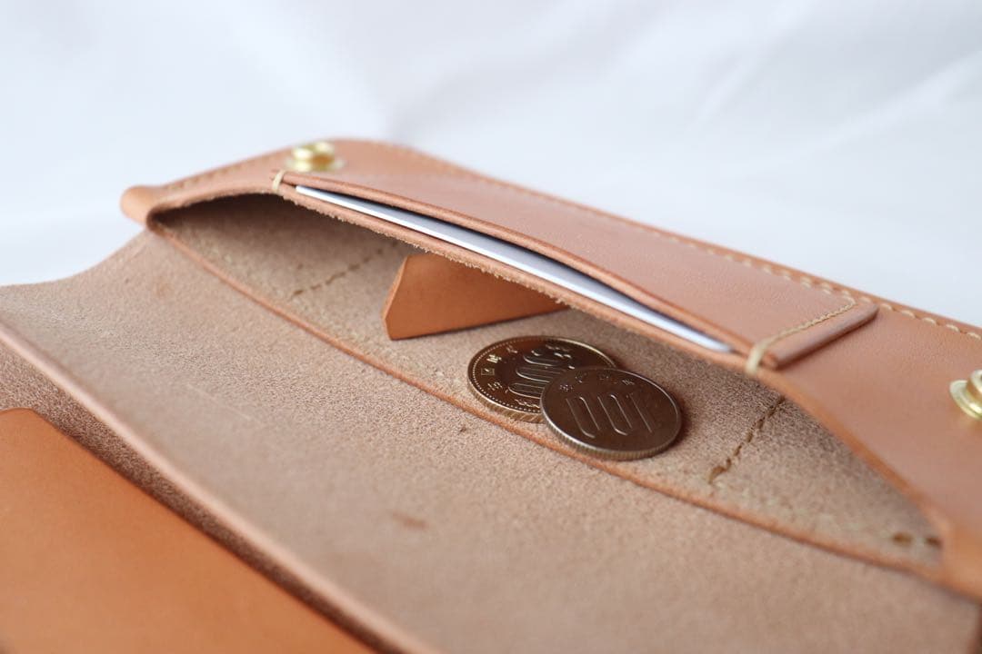 栃木ヌメ革　かぶせ蓋トラッカーウォレット　5-31