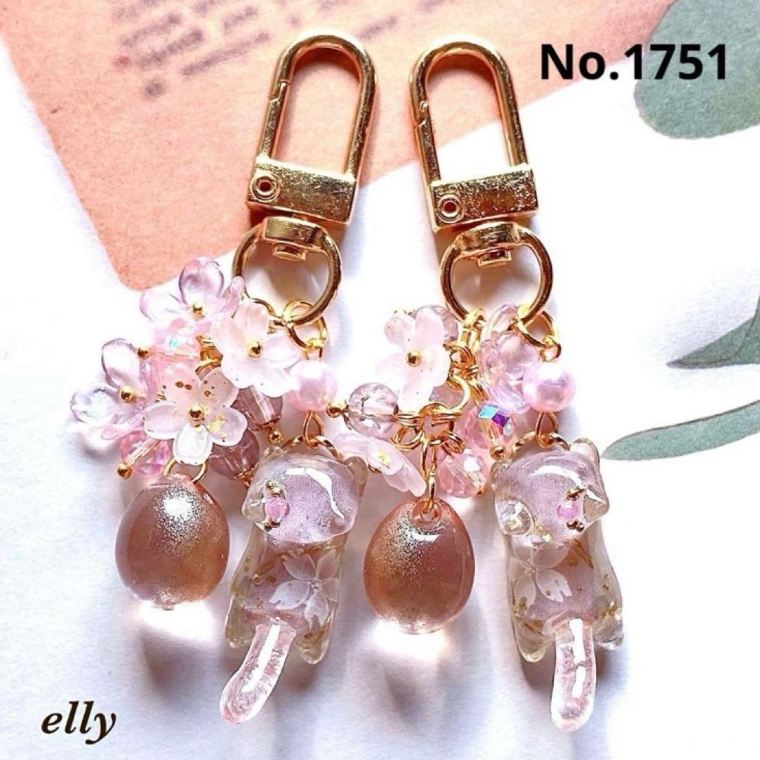 【sawasawa様】琉球ガラス　桜　ジャンピング猫　レジン　キーホルダー