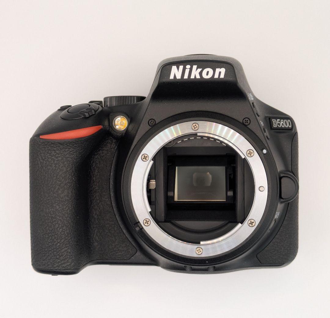Nikon　D5600 ＋レンズ(18-55)VR　　ショット数　335回