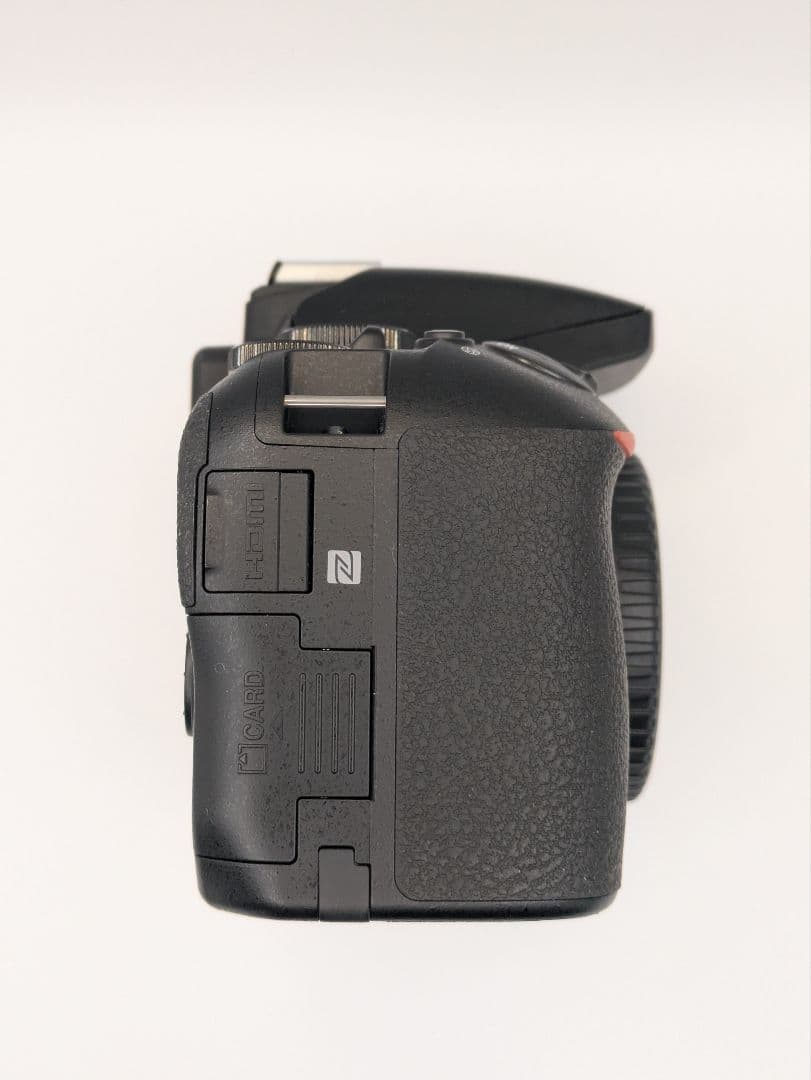 Nikon　D5600 ＋レンズ(18-55)VR　　ショット数　335回