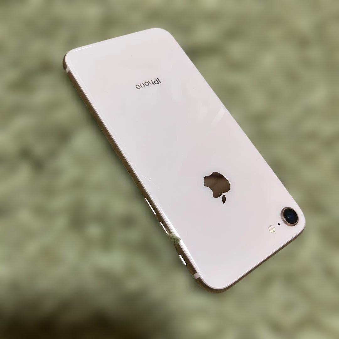 iPhone 8 本体 64GB