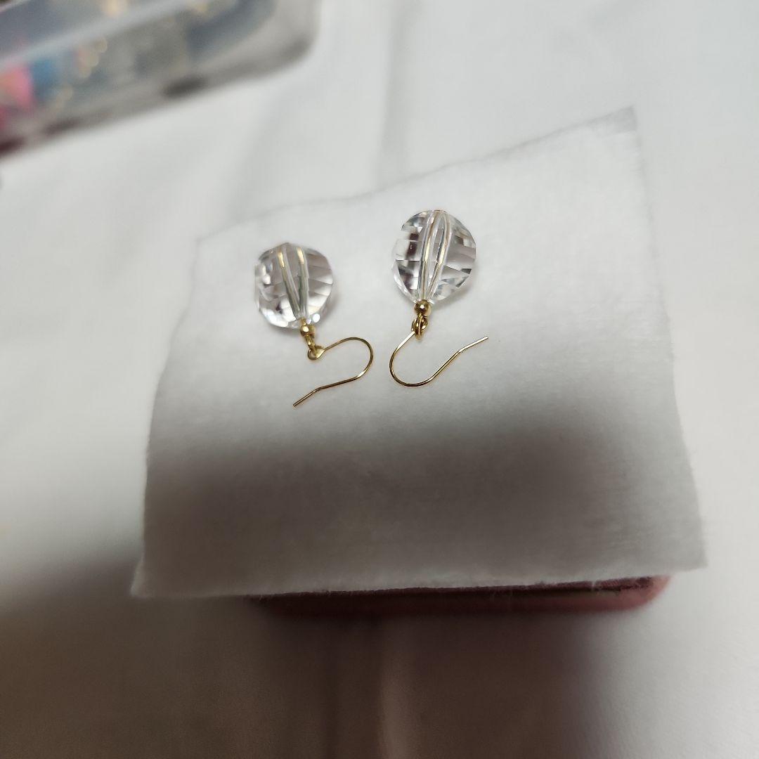水晶ピアス