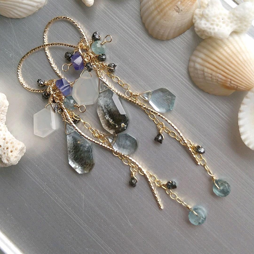 月明りに照らさせた真夜中の海②虹入りモスアクアマリン、ブラックダイヤモンド14石