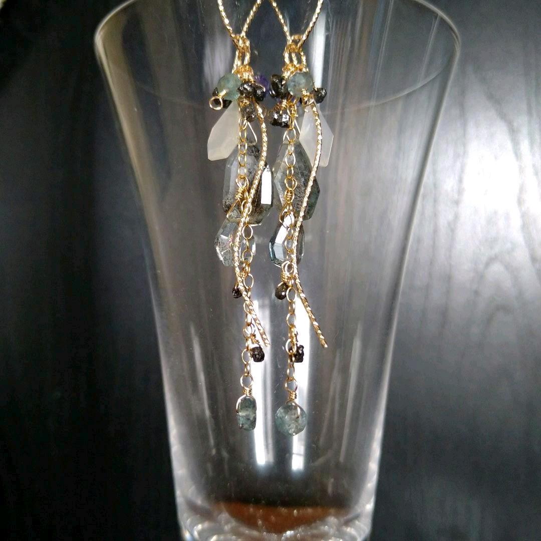 月明りに照らさせた真夜中の海②虹入りモスアクアマリン、ブラックダイヤモンド14石