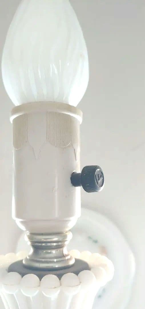 ビンテージ　ミルクガラスのランプ