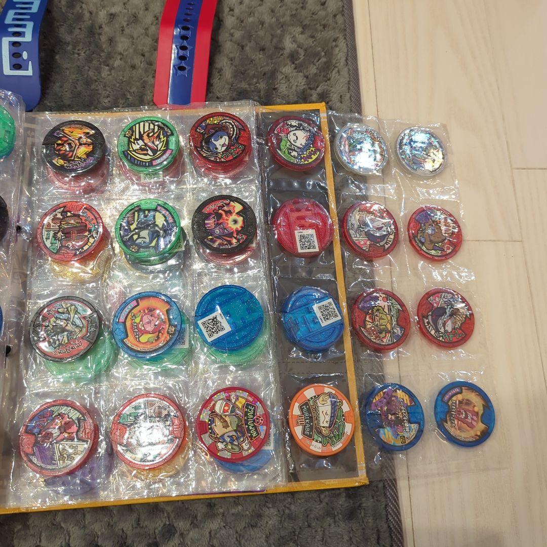 妖怪ウォッチ3個とコレクションメダルケースセット