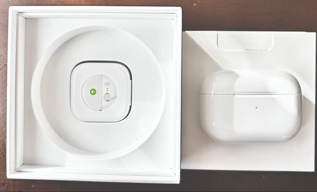 APPLE AirPods Pro ワイヤレスチャージングケース