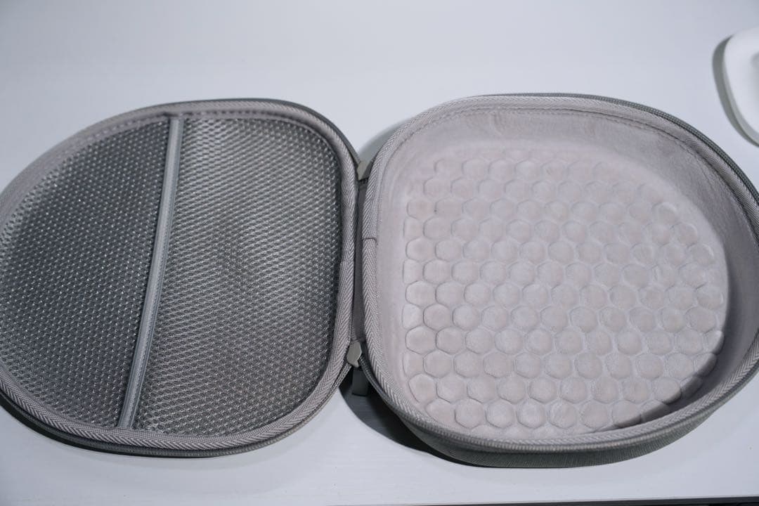 AirPodsMAX イヤークッションとケースハードケースおまけ！