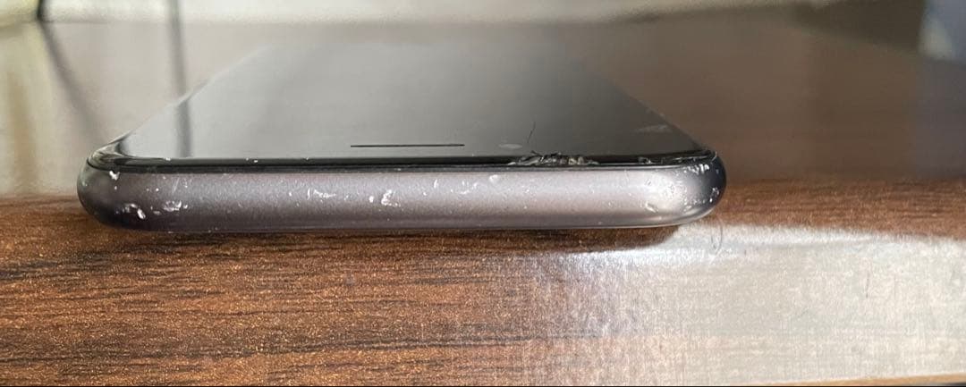 Apple iPhone8 64GB ブラック 画面ひび割れ