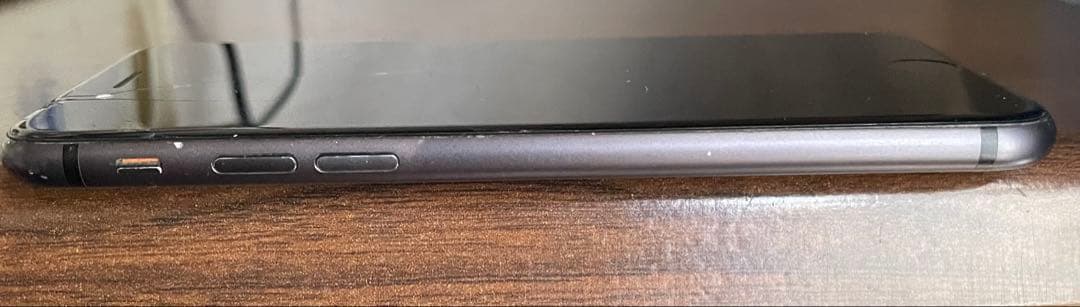 Apple iPhone8 64GB ブラック 画面ひび割れ