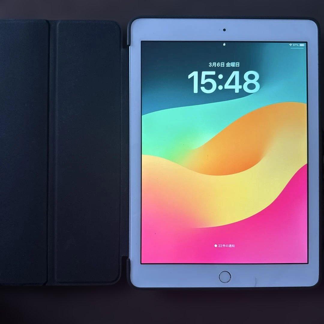 iPad 第六世代10.2インチ ホワイト 本体