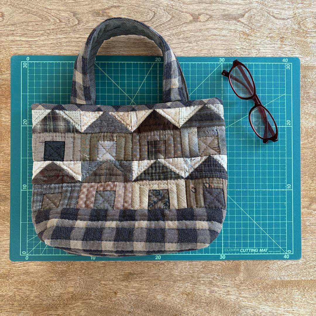パッチワークキルト　ハウスのトートバック　ハンドメイド