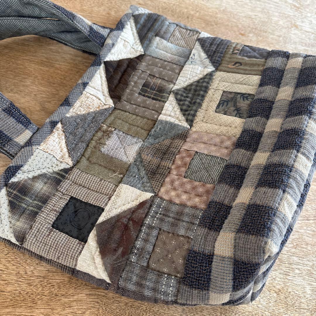 パッチワークキルト　ハウスのトートバック　ハンドメイド