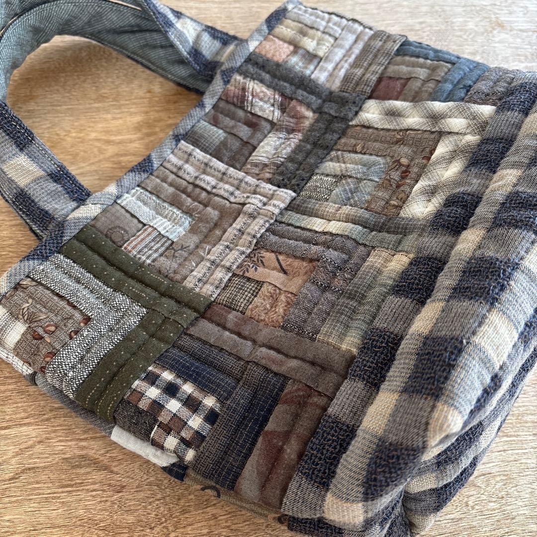 パッチワークキルト　ハウスのトートバック　ハンドメイド