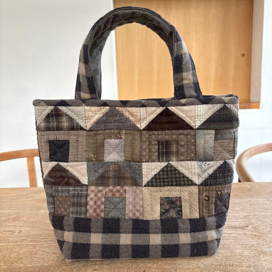 パッチワークキルト　ハウスのトートバック　ハンドメイド