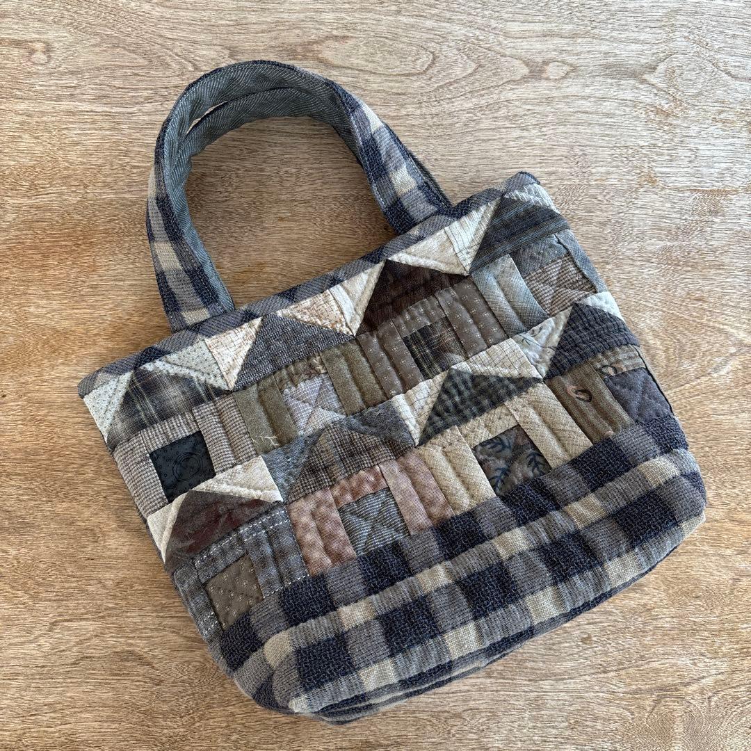 パッチワークキルト　ハウスのトートバック　ハンドメイド