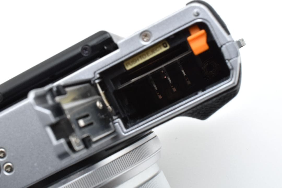 FUJIFILM X30 シルバー コンパクトデジタルカメラ コンデジ 動作品