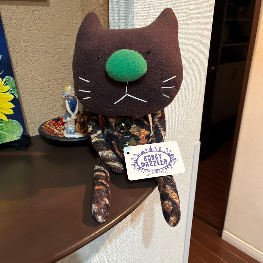 BOBBY DAZZLER 猫のぬいぐるみ