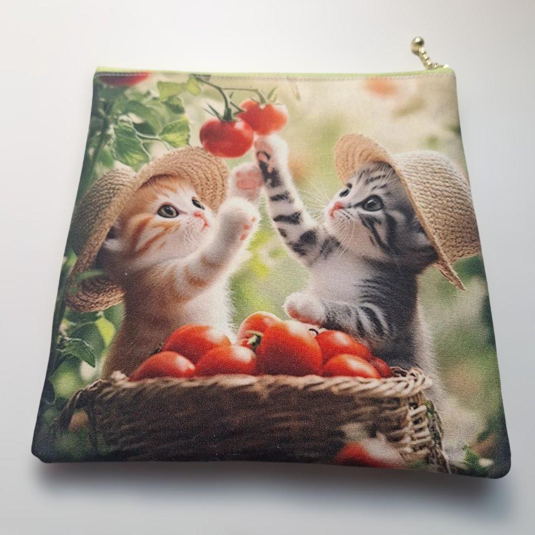 ねこパネル生地　ハンドメイド　フラットポーチ