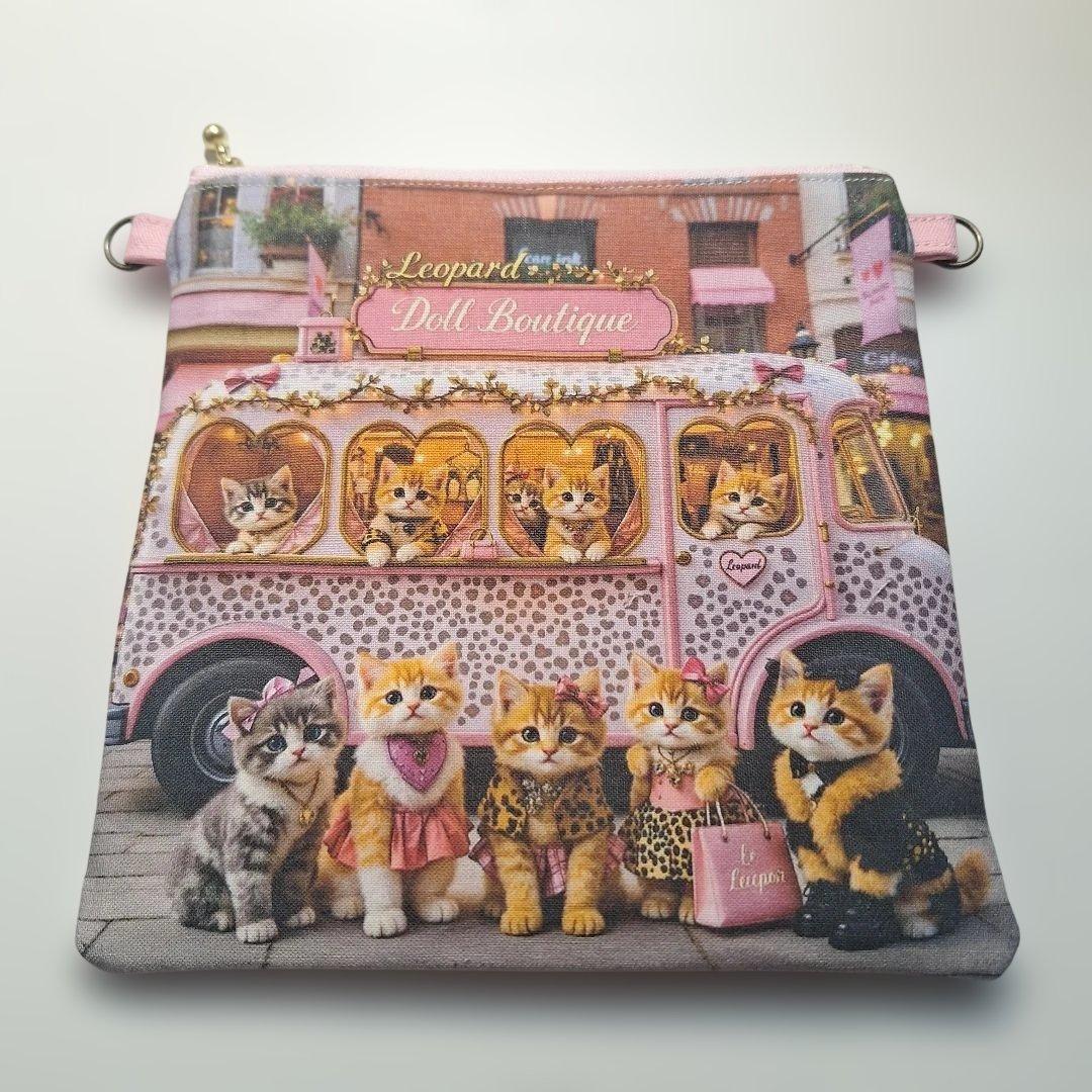 ねこパネル生地　ハンドメイド　フラットポーチ