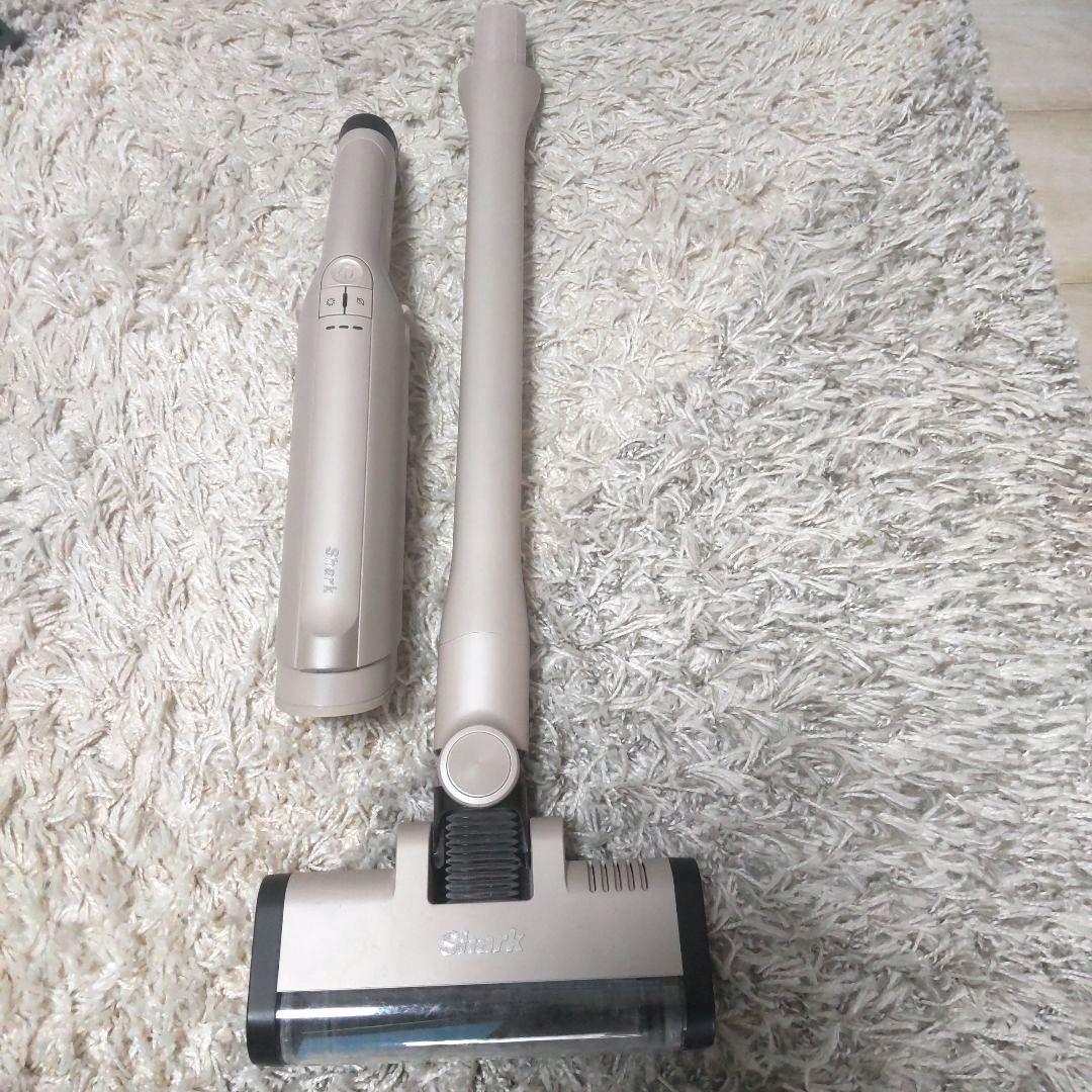 Shark 充電式ハンディクリーナー WV517J