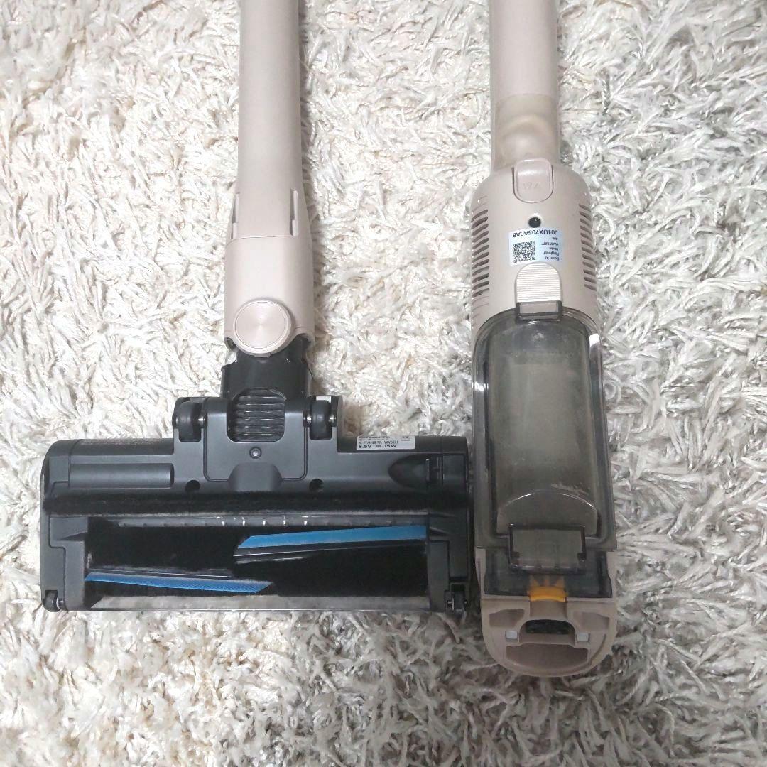 Shark 充電式ハンディクリーナー WV517J