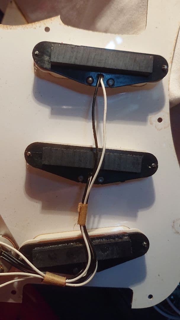 Squier Stratocaster SST-30 TRD JVシリアル