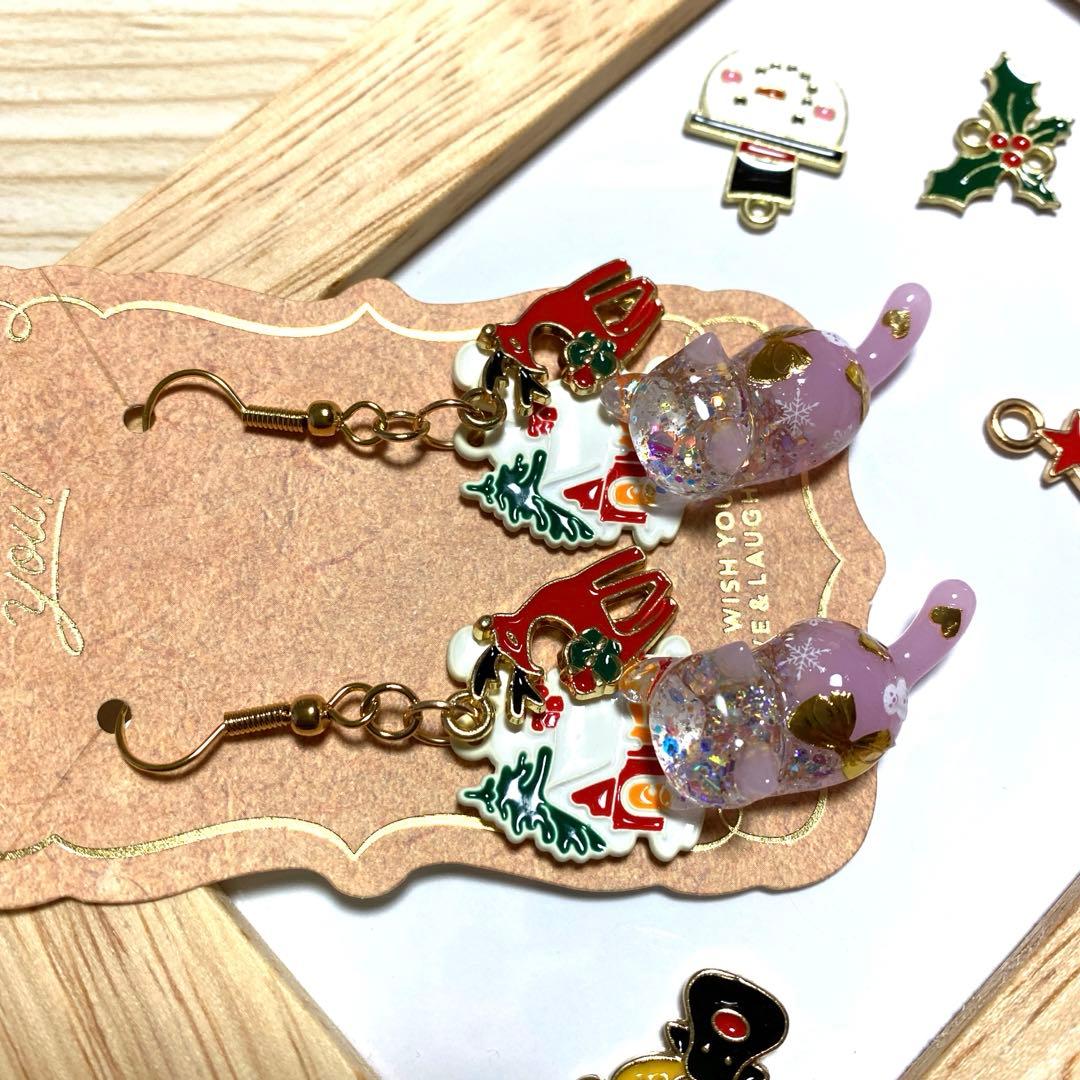 ✩*。ホワイトハウスとWinter猫ちゃんピアス✩*。