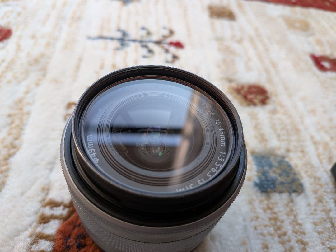 Canon　EOS M100 ホワイト　レンズキット　ミラーレス