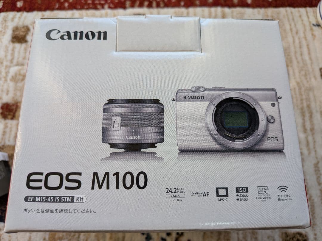 Canon　EOS M100 ホワイト　レンズキット　ミラーレス