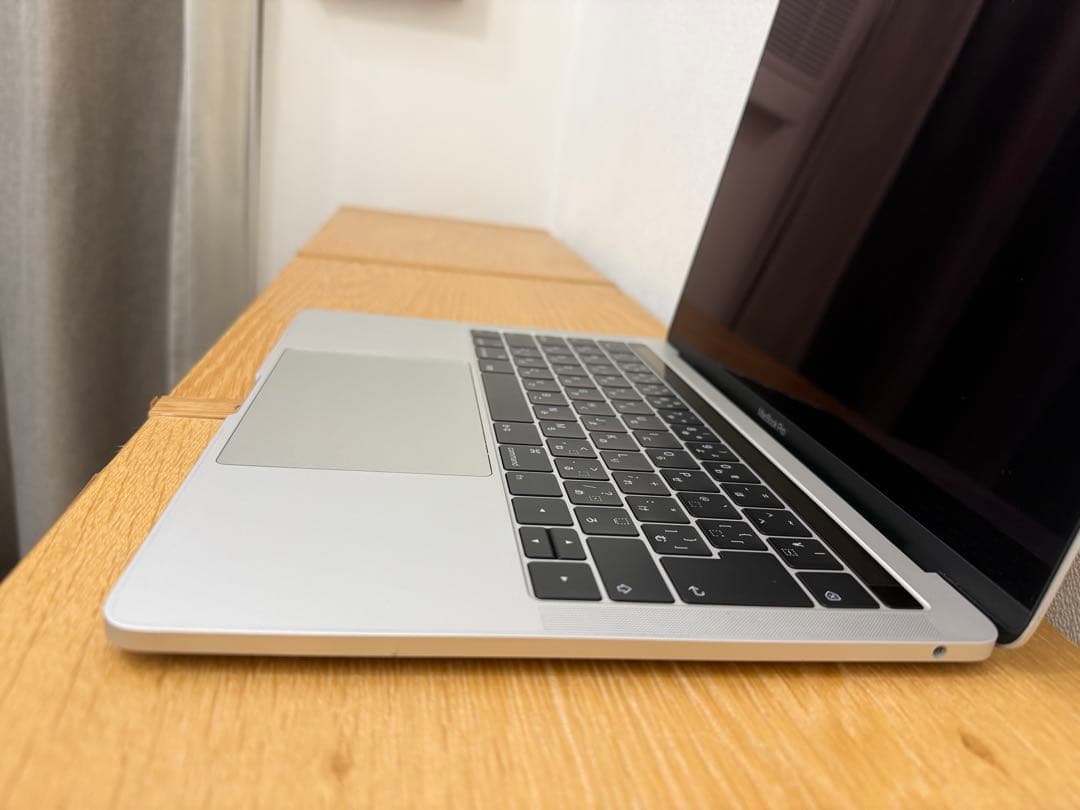 ジャンク MacBook Pro A2159 シルバー ロジックボード無し