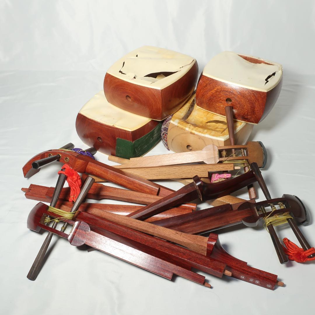 三味線 4丁 まとめ 撥 駒 予備弦 付属 細棹 中棹 長唄 民謡 和楽器