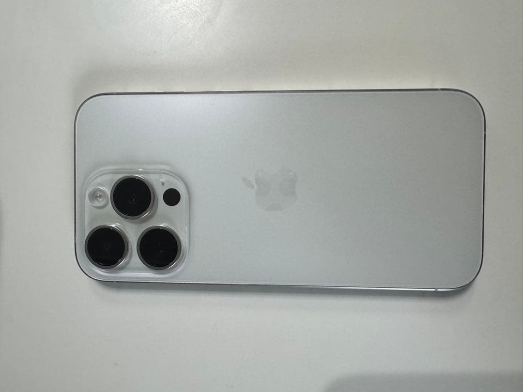 Apple iPhone 15プロ　iPhone
