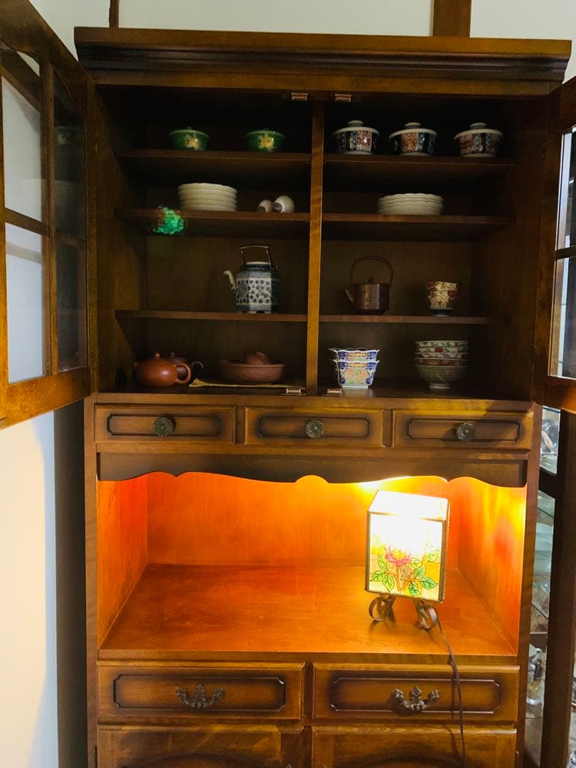 【３月中旬頃迄】カリモクコロニアルシリーズ　食器棚
