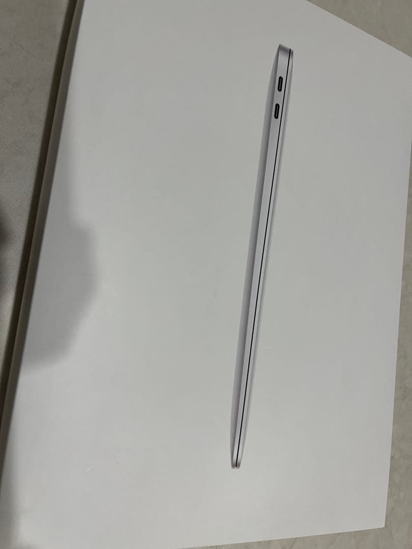 【美品】Apple MacBook Air 2020 M1/8GB/256GB