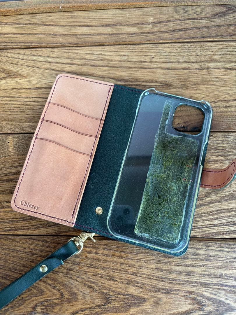 ハーマンオークレザー　iphone13 手帳型ケース