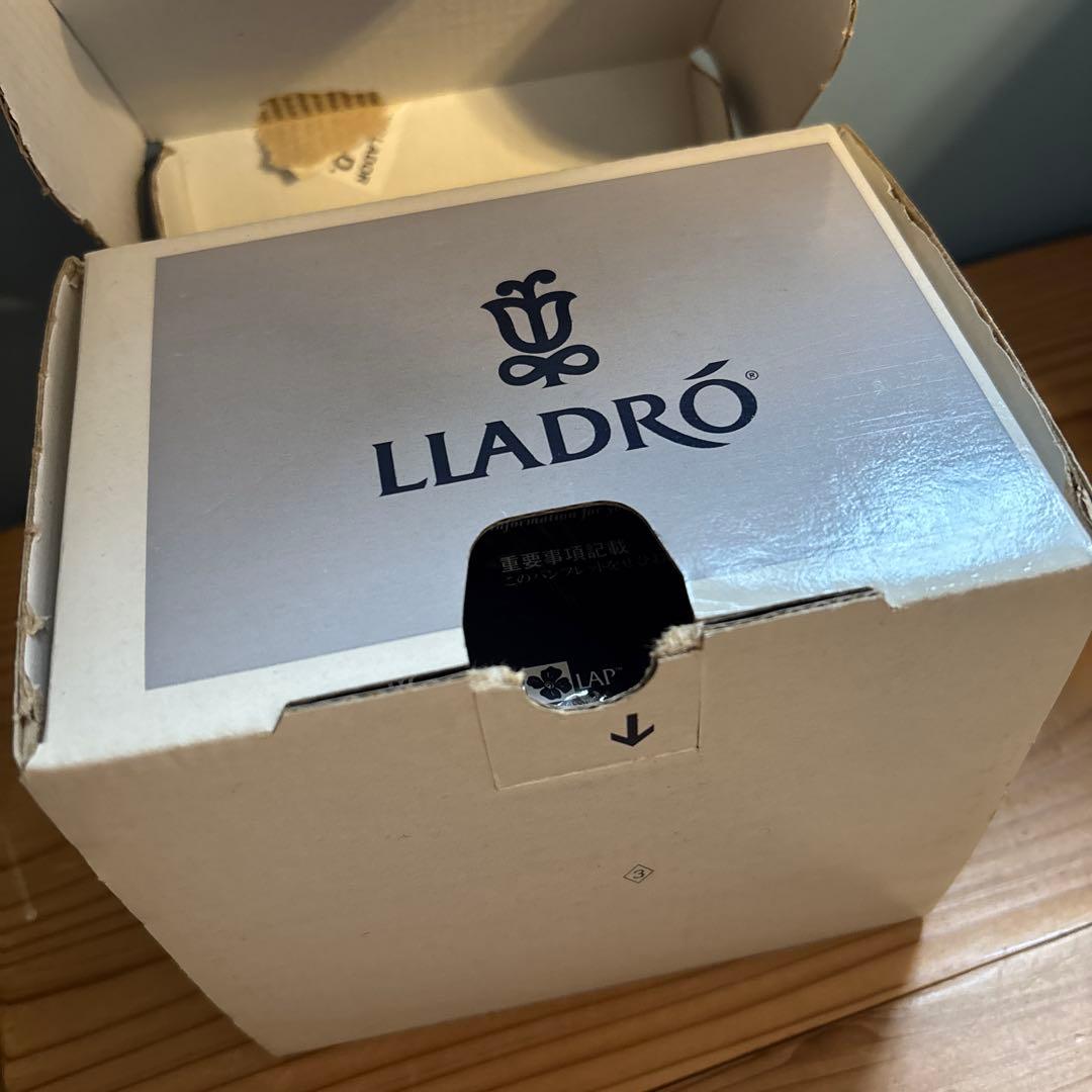 LLADRO リヤドロ　 花と蝶々