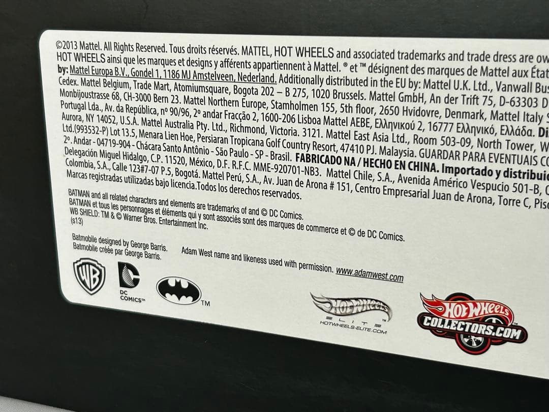 バットマン クラシックTVシリーズ バットモービル 1:18 フィギュア付き