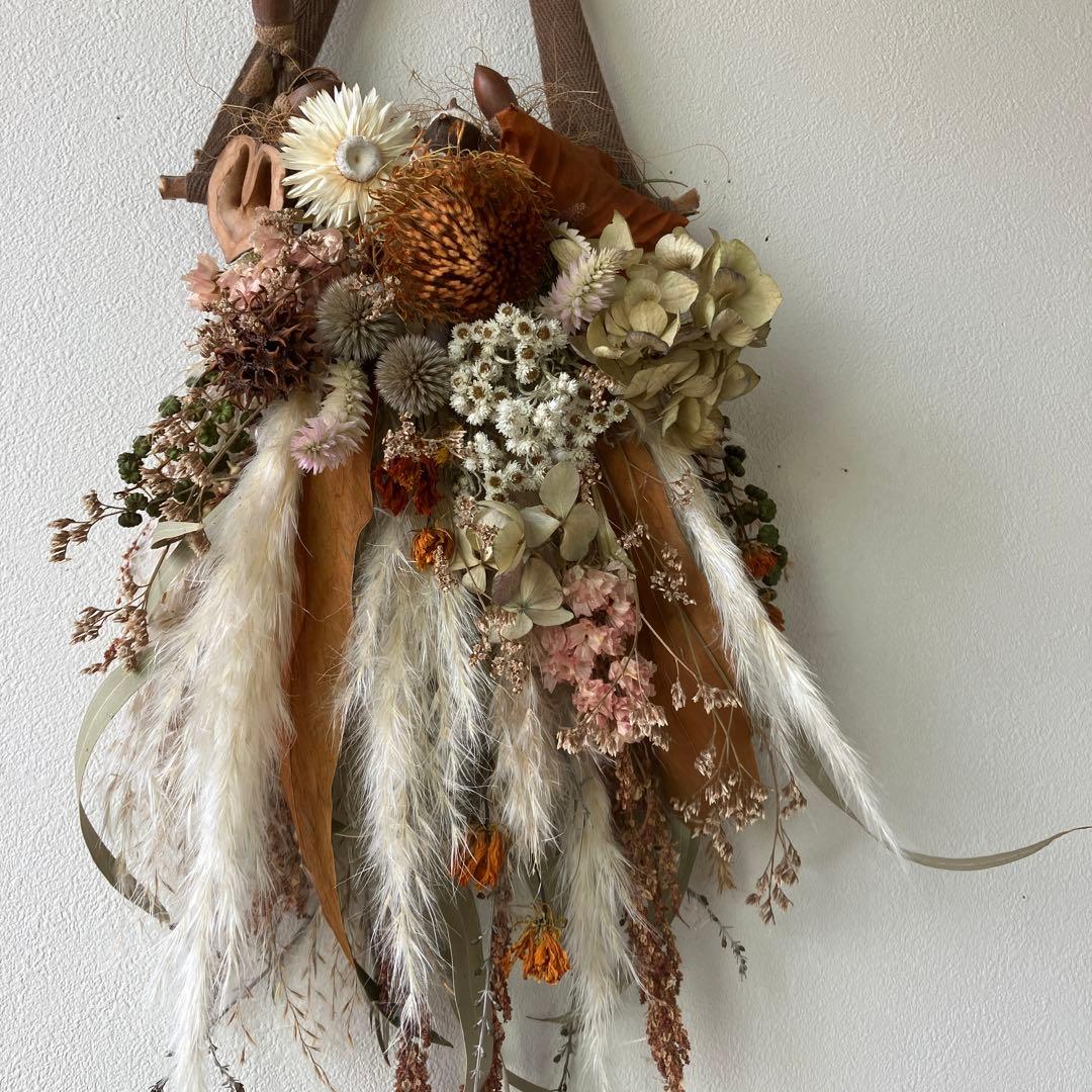 秋の便りの壁掛けタペストリー　ワイルドフラワー　パンパスグラス