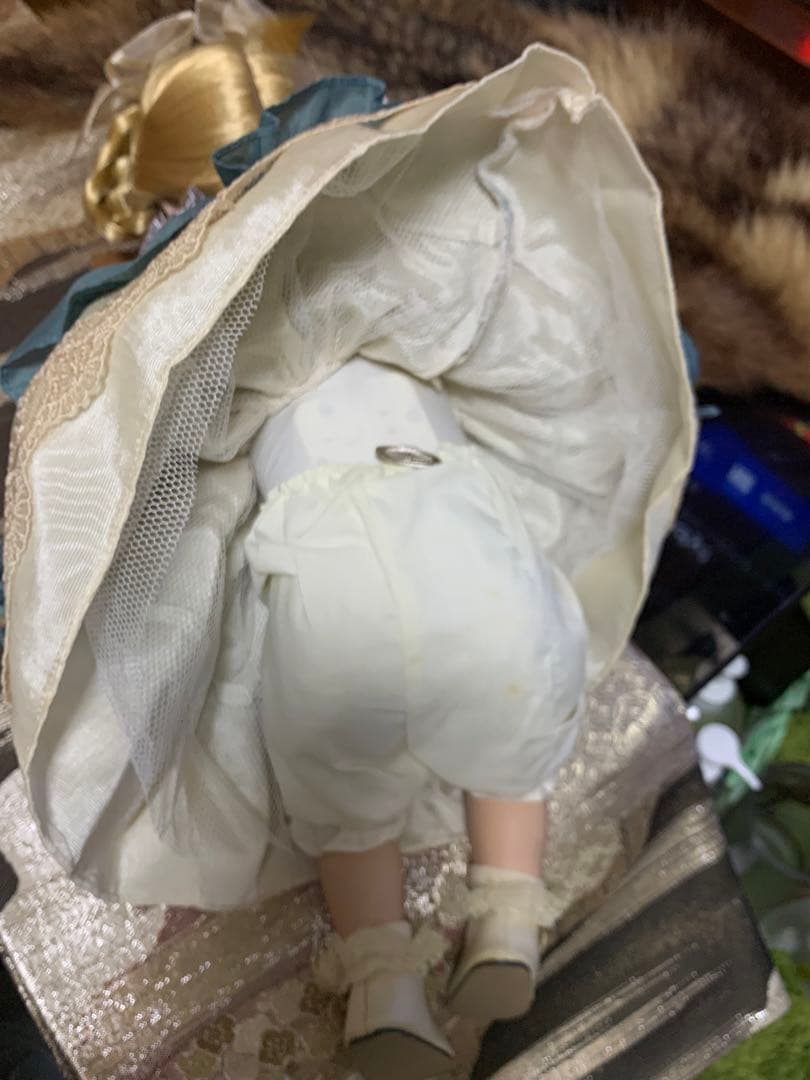 人形 ANTIQUE MUSICAL DOLL PORCELAINS