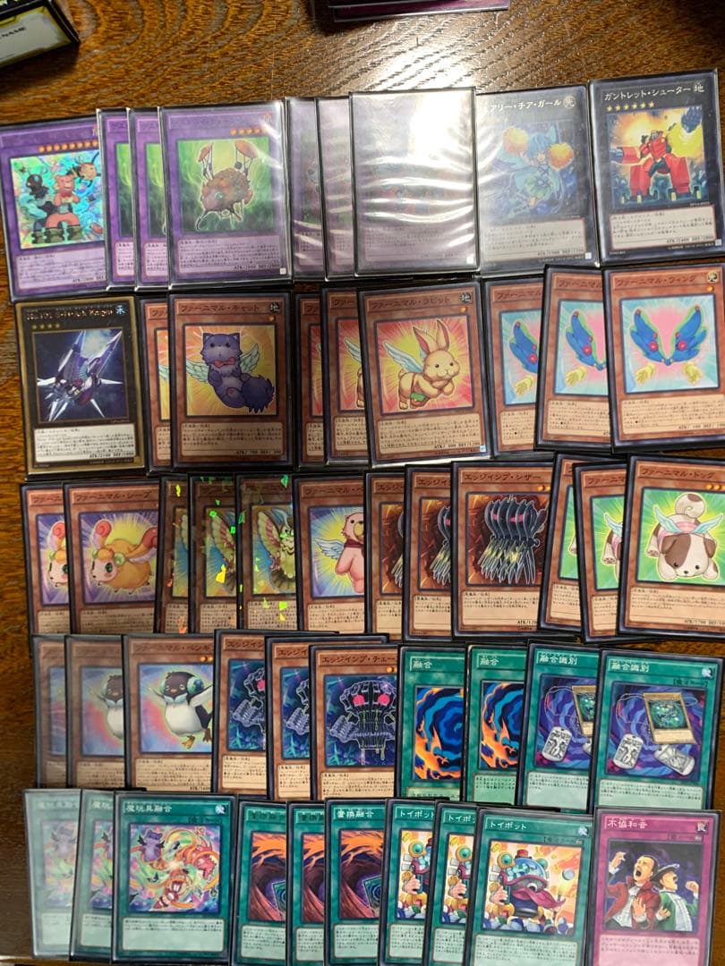 遊戯王　まとめ売り　デッキ引退品　スーパーレアなど結構多いです。　1300枚程度