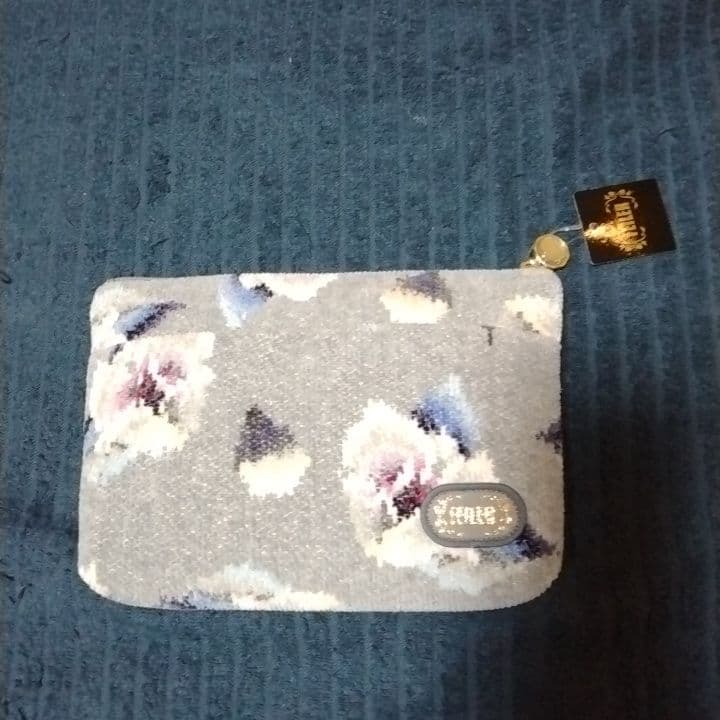 新品タグ付きフェイラーポーチ
