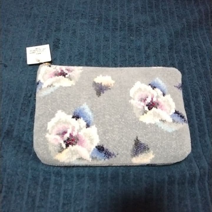 新品タグ付きフェイラーポーチ