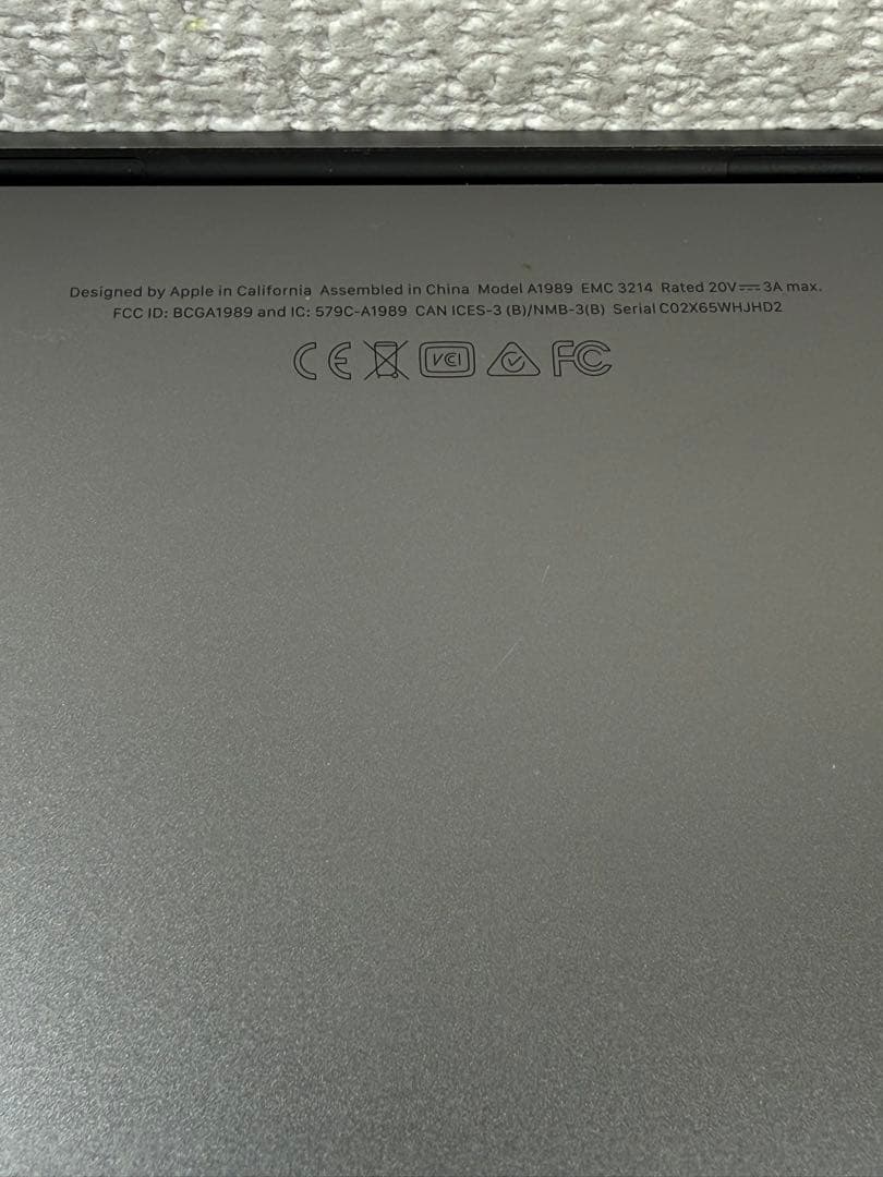 MacBook本体 Apple MacBook Pro 13 2018 i5/16GB/250Gb