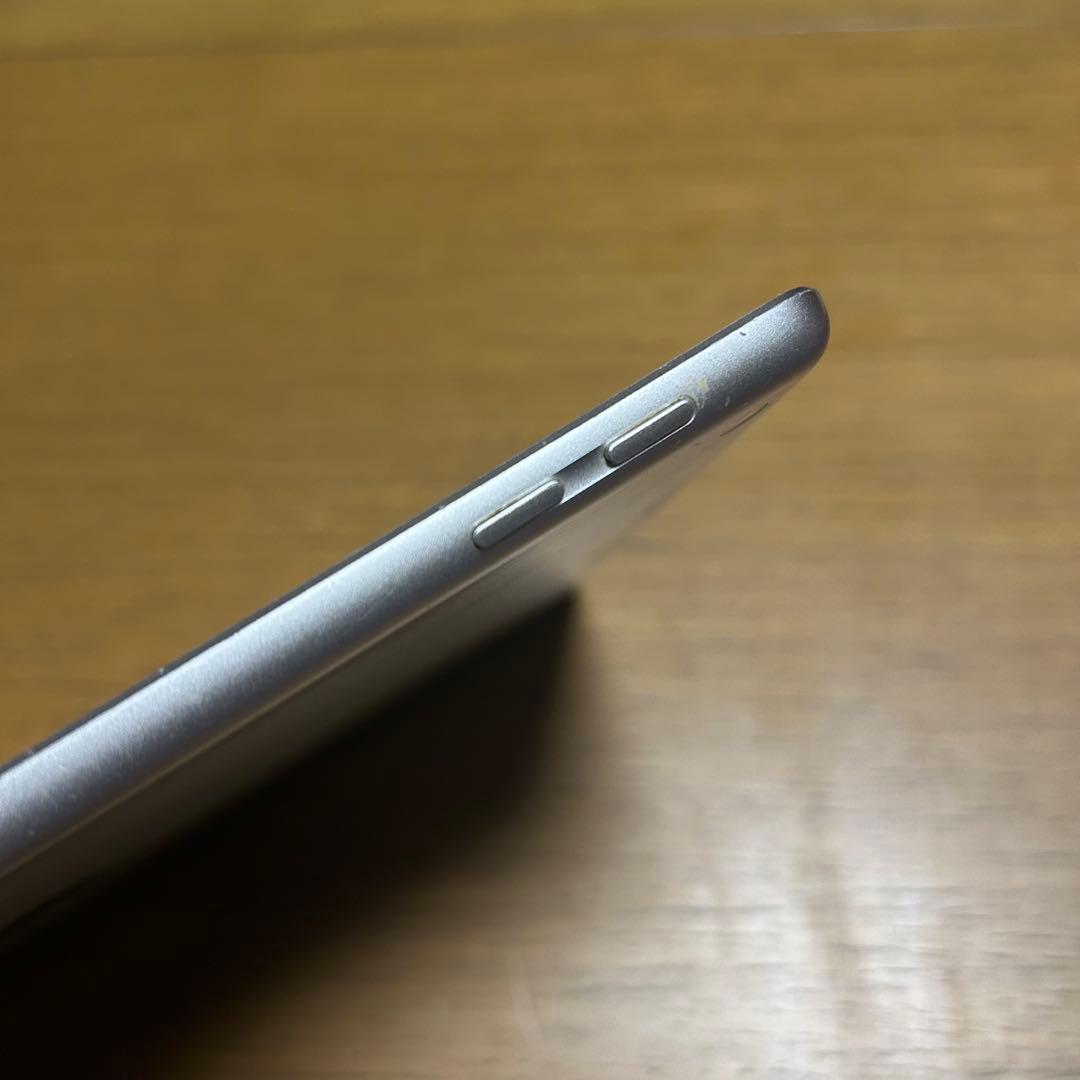 iPad 第5世代 wifi Wi-Fi＋Cellular simフリー
