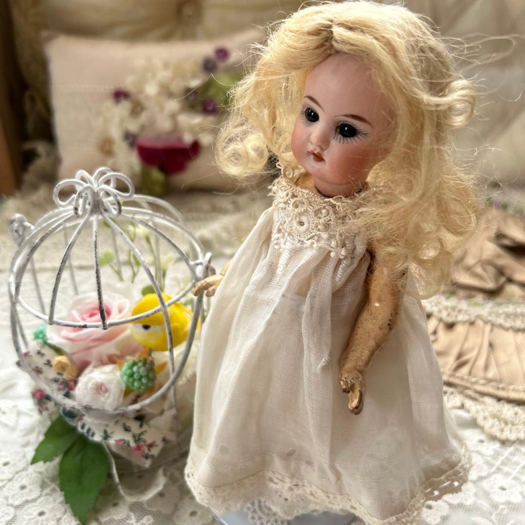 ドイツのアンティークビスクドール