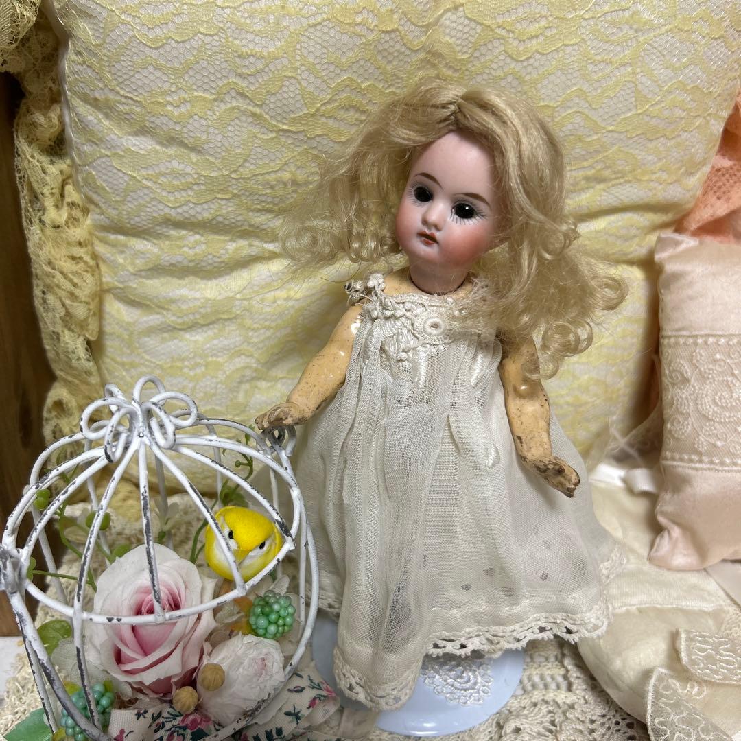 ドイツのアンティークビスクドール
